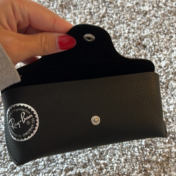 Ray-Ban Sunglass Case - Picture 3 of 4